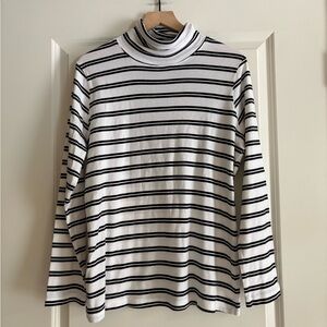 Duluth Trading Co Turtleneck Top